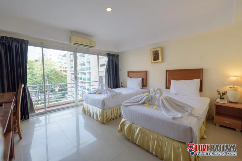 Rajadhani Hotel Pattaya — отель с удобствами в Паттайе