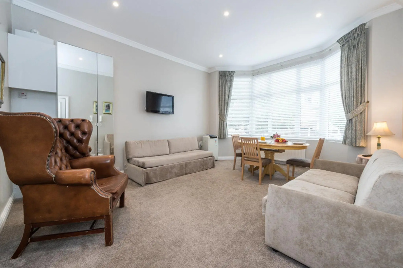 Stylish Apartment,12 Minutes from Oxford Street,Central London,AC,WIFI! — отель с удобным расположением в Лондоне