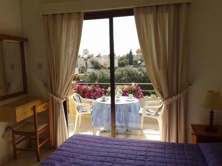 Arilena Holiday Apartments — отель с удобным расположением в Пафос