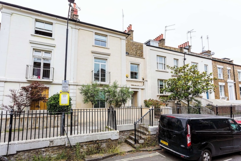 Gorgeous Garden Townhouse — отель с удобствами в Лондоне