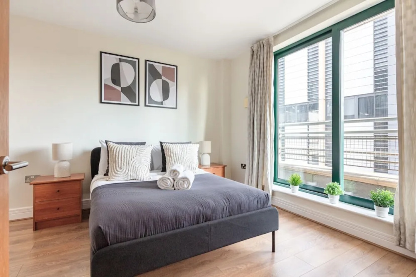 Charming 1BR Near Tower Bridge Walks — комфортный отель в Лондоне