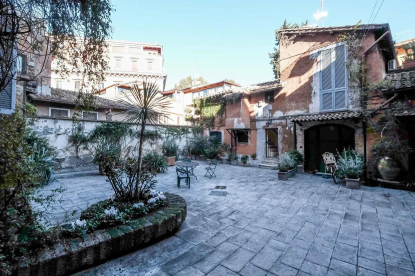 Vespa Studio Loft Trastevere — забронировать отель в Риме