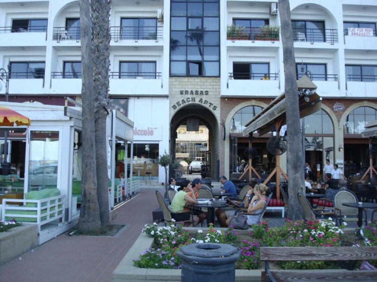 Krasas Beach Apts — забронировать отель в Ларнака