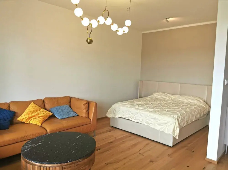 Free Parking, Center Location, Nuslesky Pivovar Sunset Balcony Home 2 — отель в Праге, Чешская Республика