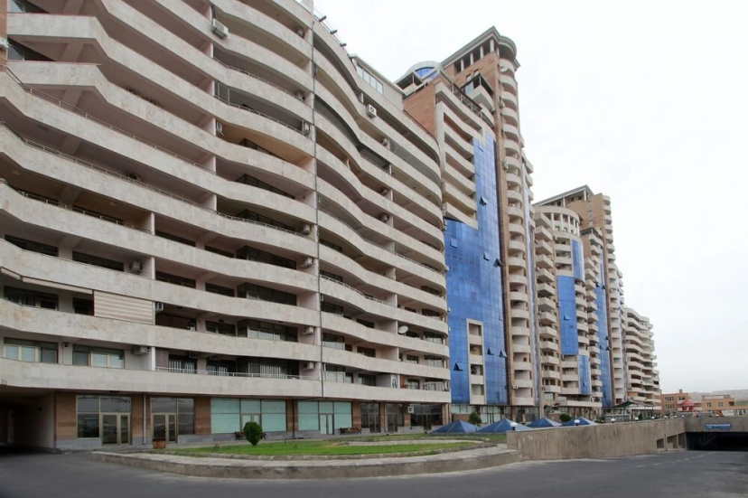 Цены на Luxury white apartment в Ереван