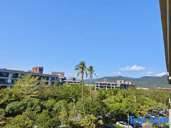 Annual Pool Holiday Apartment (Yalong Bay Branch) — комфортный отель в Санье