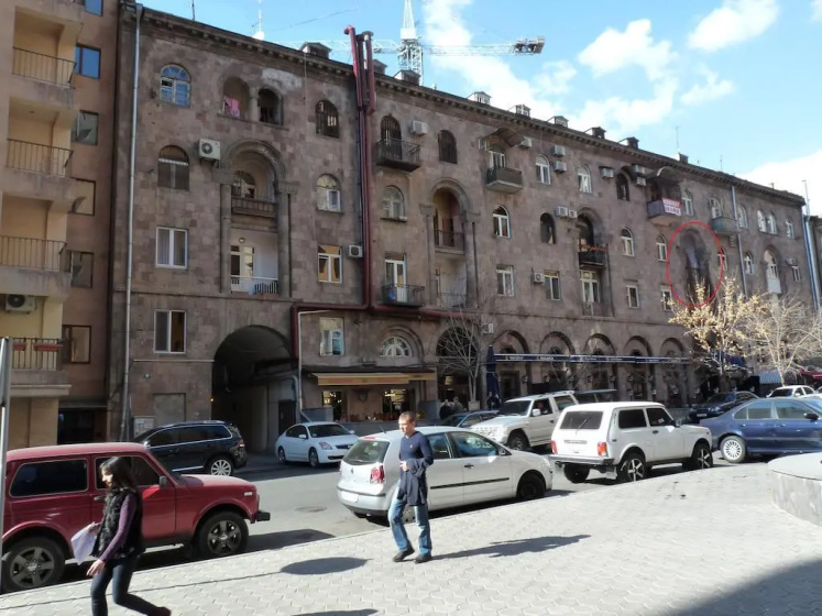 Apartment in House of Classical Armenian Architecture — забронировать отель в Ереван