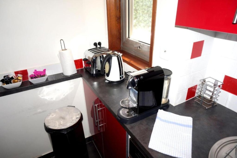 Short Stay Paris Apartments — забронировать отель в Париже