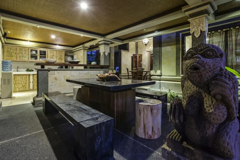 Villa Hibiscus Sanur — отель с удобствами в Денпасар