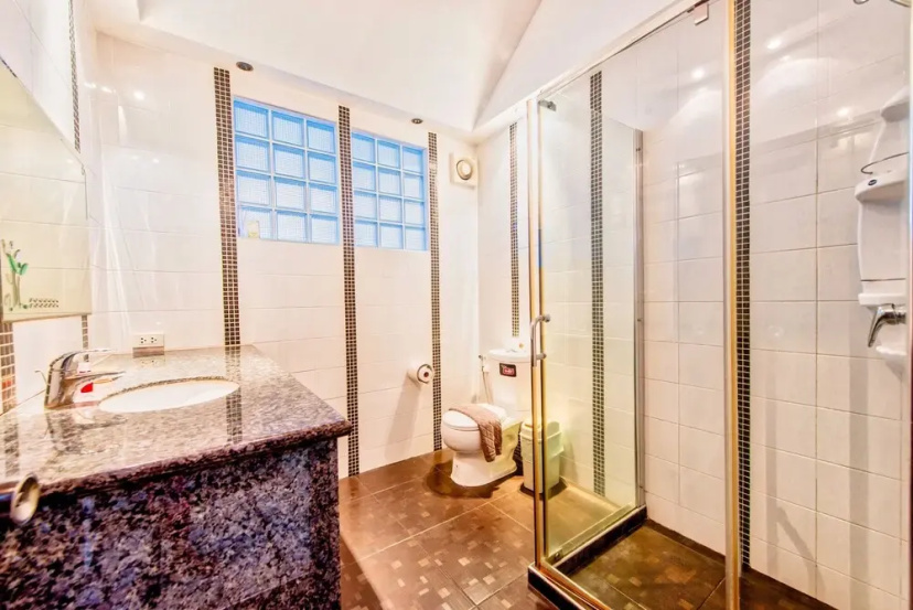 Suk Sabai Villa Pattaya — отель с удобным расположением в Паттайе