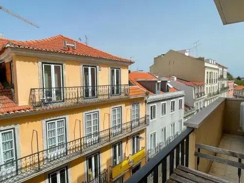 Urbanaas Lisbon Rato Apartments — отель с удобствами в Лиссабоне