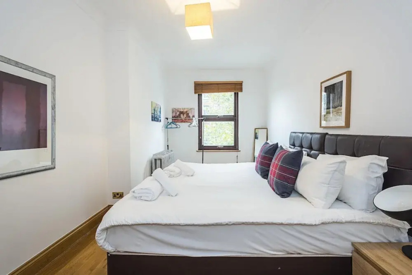 Stunning Light Filled 2 Bed Apartment + Parking Sleeps 7 — отзывы гостей и цены