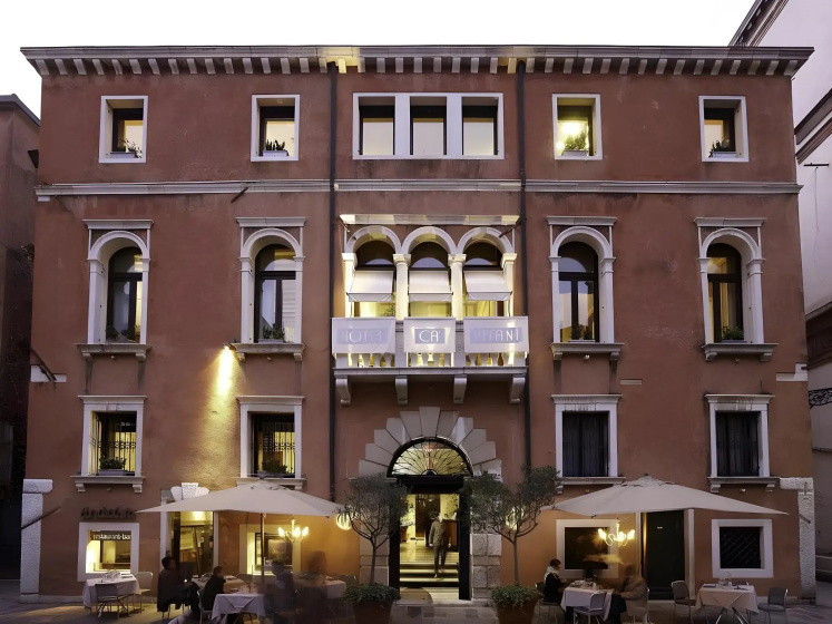 Ca' Pisani Deco Design Hotel — забронировать отель в Венеции