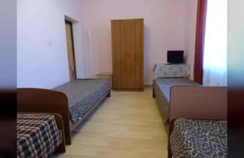Gnom Guest House — забронировать отель в Геленджике
