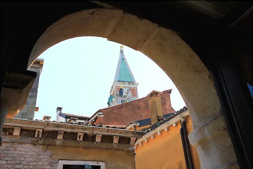 Grimaldi Apartments San Marco & Castello — комфортный отель в Венеции