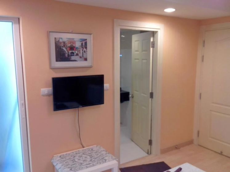 The Royal Place Service Apartments — отель с удобным расположением в Пхукете
