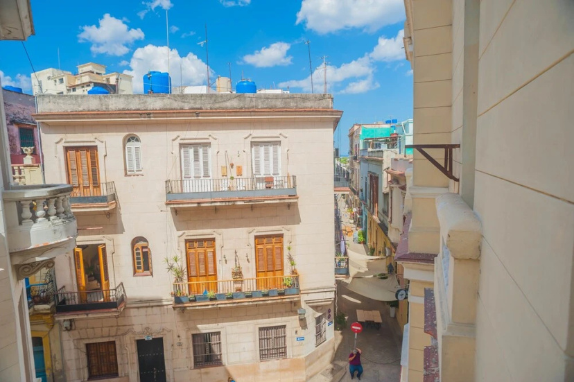 Privado Apartamento con balcón Habana — отель с удобным расположением в Гавана