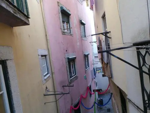 Barracão de Alfama Apartments — комфортный отель в Лиссабоне