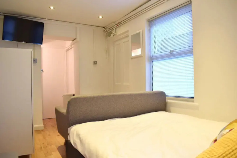 Studio Apartment in Kensal Green — отель с удобствами в Лондоне