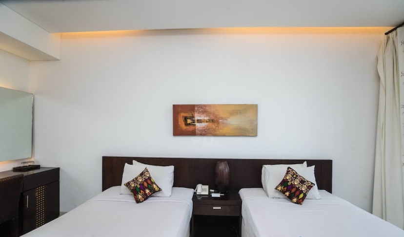 16 bedroom villa river side Legian 4 — отель в Кута, Индонезия