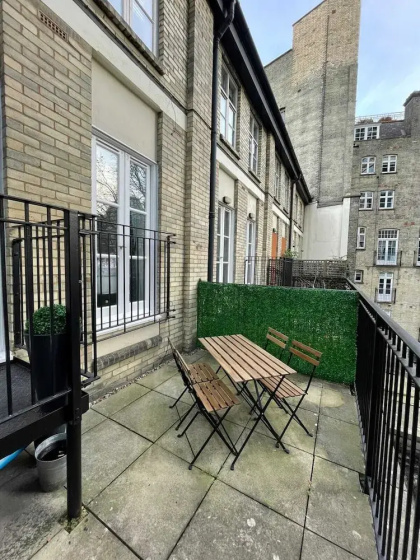 Stunning 3BD Maisonette W/balcony - Old Street! — отель с удобствами в Лондоне