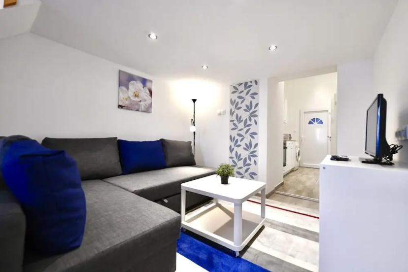 Cosy two bedroom flat in Rottenbiller str, Sky — отель в Будапеште, Венгрия