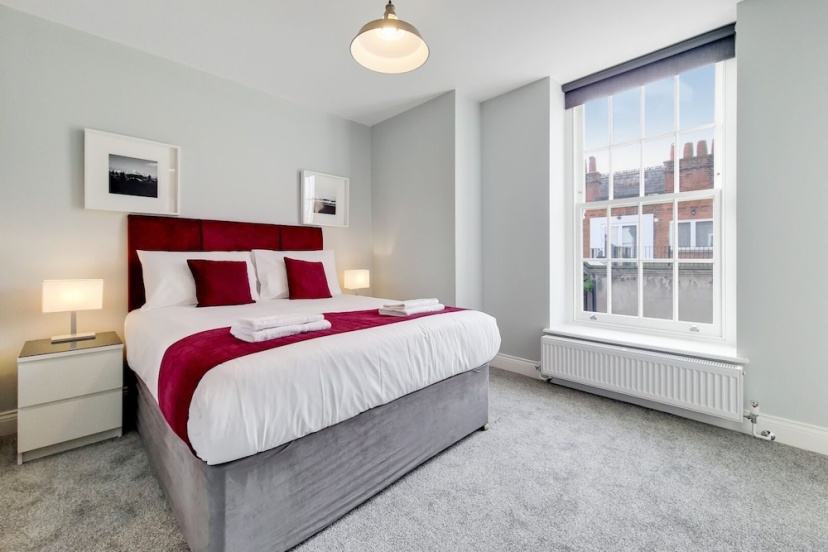 Roomspace Apartments - Brewers Lane — отель с удобствами в Лондоне