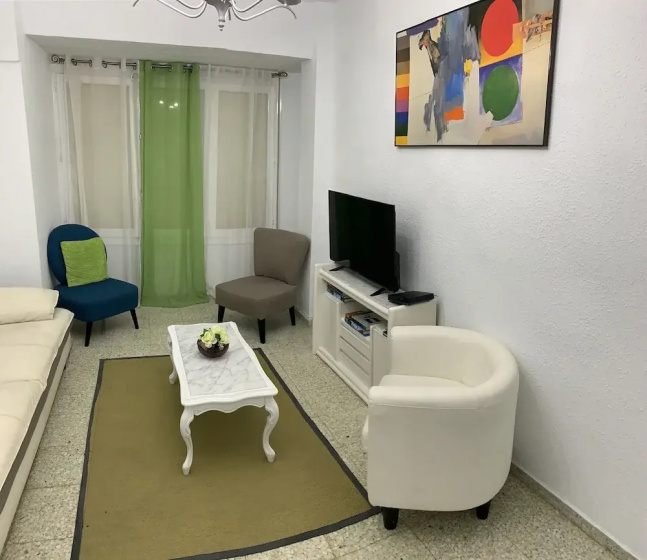Delightful 3 Bedroom Apartment With Terrace Esp1ev — отель с удобствами в Аликанте