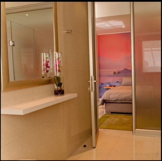 121 Ocean View Drive Studio Apartment — отель с удобствами в Кейптауне