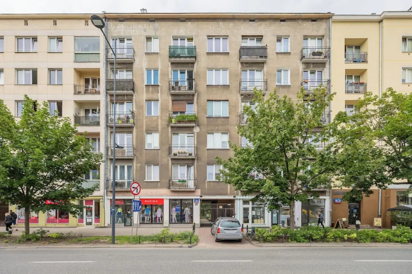 Elegant Studio for 4 by Renters — отель с удобствами в Варшаве