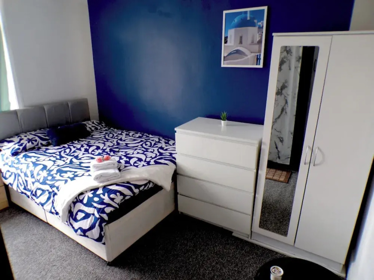 Santoriniapartmentwestkensingtonsleeps3-ensuite-ac — забронировать отель в Лондоне