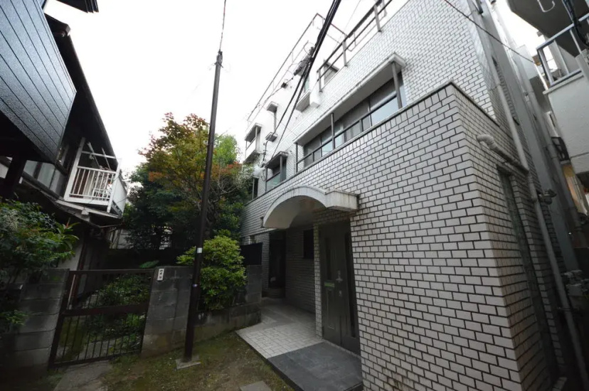 Цены на 1-3Rd Residence Serviced Apartments Shin в Токио