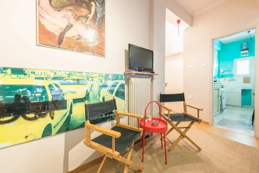 Bright 2 Bed Apartment by Cloudkeys — отель с удобным расположением в Афины