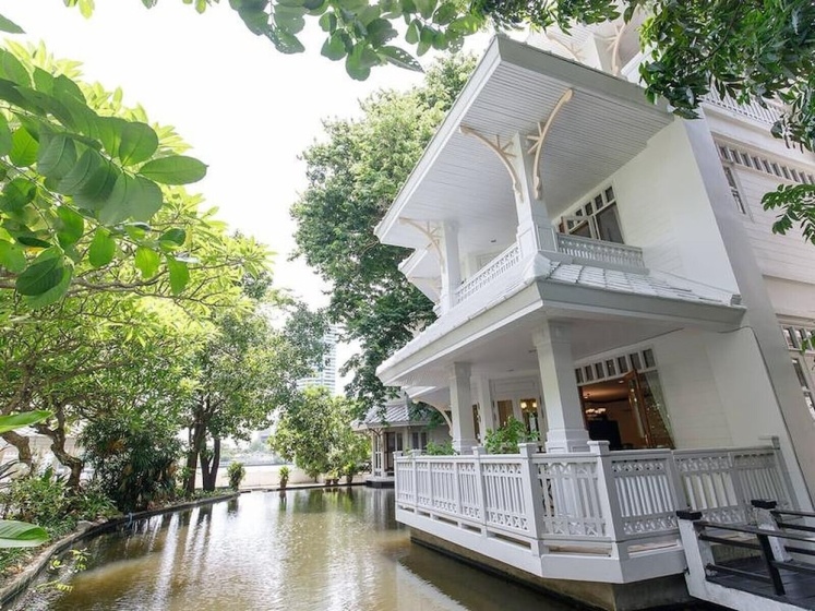 Цены на Royal Riverside Villa Chao Phraya View Suite в Бангкоке
