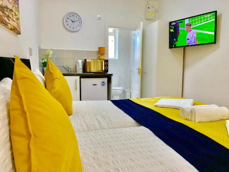 London Apartments, Close To Station — отель с удобным расположением в Лондоне