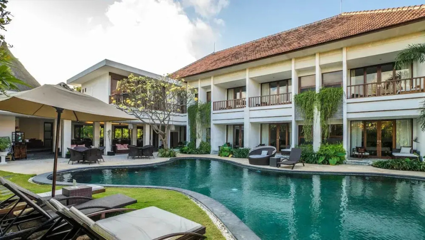 Huge 16 Bedrooms Villa in Bali for Your Group and Party — отзывы гостей и цены