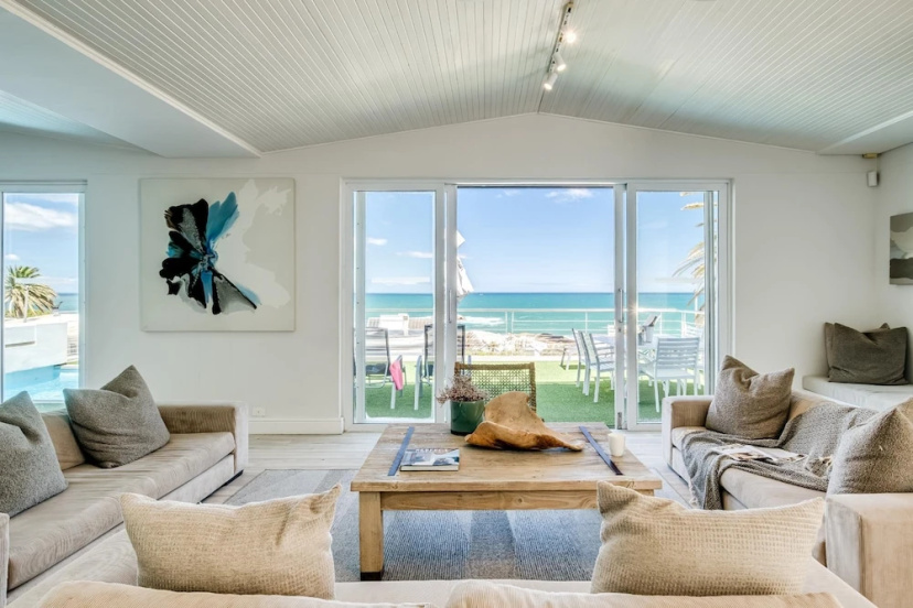 Camps Bay Villa w Views Pool Sapphire Tide Retreat — забронировать отель в Кейптауне