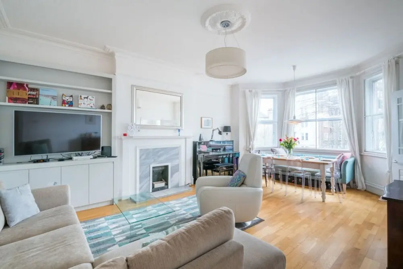 Heavenly Hampstead Family Home By The High Street — забронировать отель в Лондоне