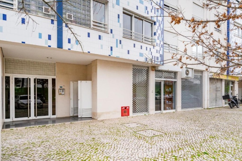 Lisboa, Cidade, Elegant Apartment with Air Cond, Free WIFI and Near Metro, by IG — отзывы гостей и цены
