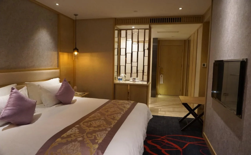 Qingdao Sophia International Hotel — отель с удобствами в Циндао