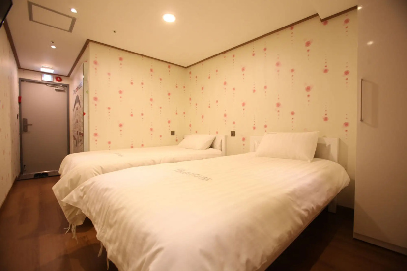 Myeongdong MOM House — отель с удобным расположением в Сеул
