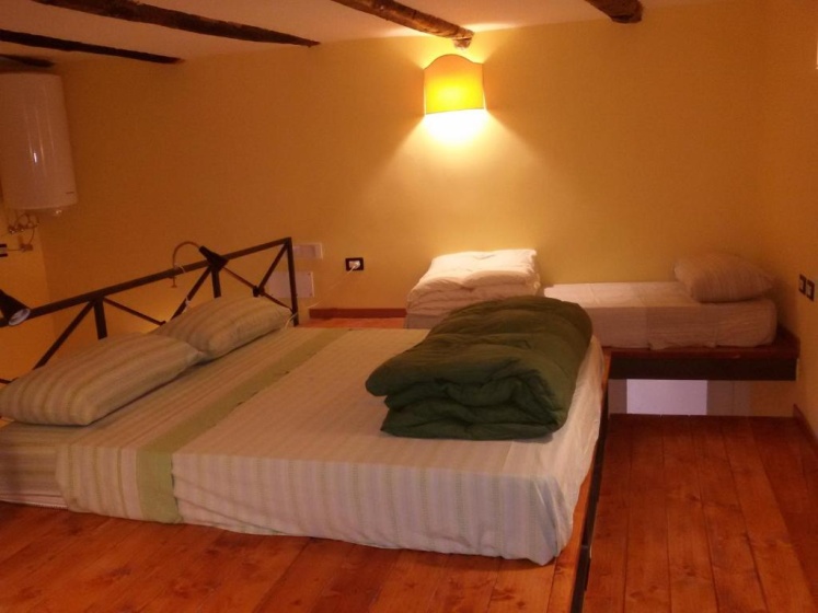 Guide Tour Apartments — забронировать отель в Неаполе