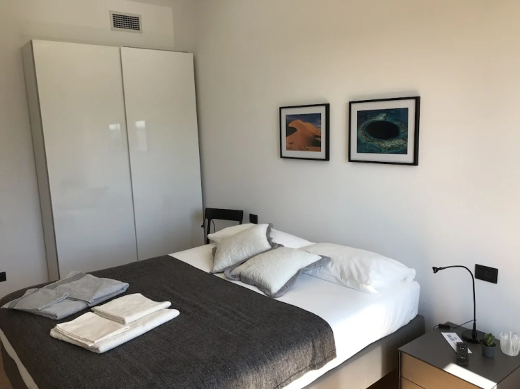 Цены на Feel at Home Apartments & Rooms в Милане