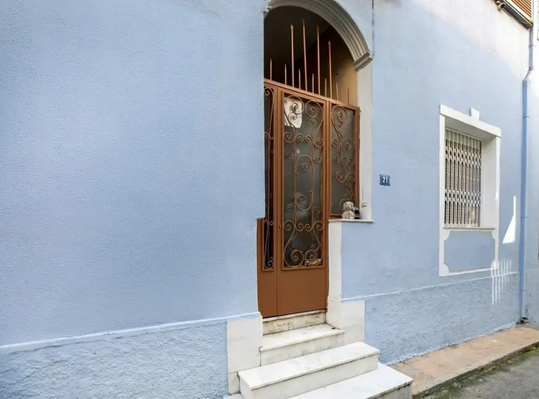 Chleo - Glamorous 2 BR Apt. in Athens — комфортный отель в Афины