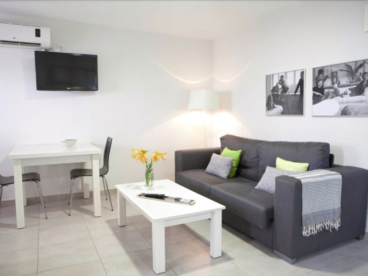 APARTAMENTOS KASA 25 - Apartamentos Loft — комфортный отель в Аликанте