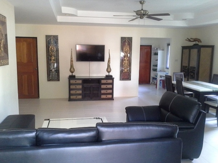 Garden Villa - Pattaya Holiday House Walking Street — комфортный отель в Паттайе