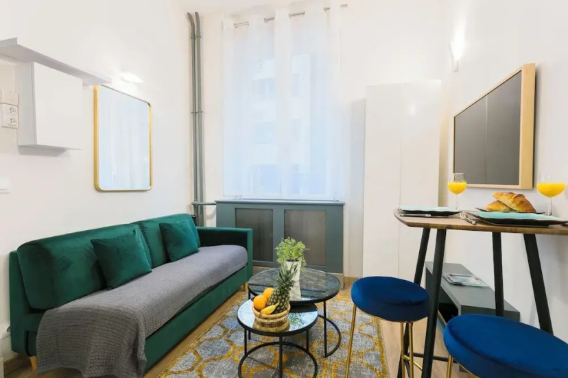 Charming Studio Near Madeleine — отель с удобным расположением в Париже