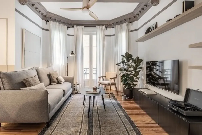 Pino - 3 Bedroom in Chamber — забронировать отель в Мадриде