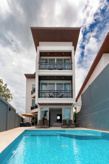 Sea View Front&Back Pool Near Beach V240 — отель с удобным расположением в Кохе