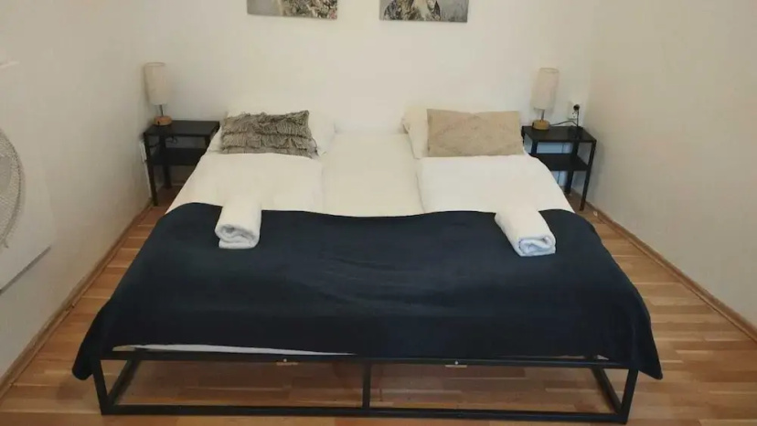 Цены на Affordable 1BR Apt Near Schönbrunn в вене